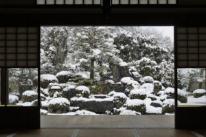 妙満寺　雪の庭